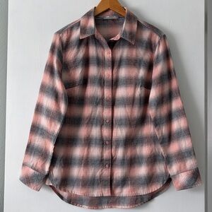 Women's NWOT Lee Riders Long Sleeve Button Down Shirt/Top